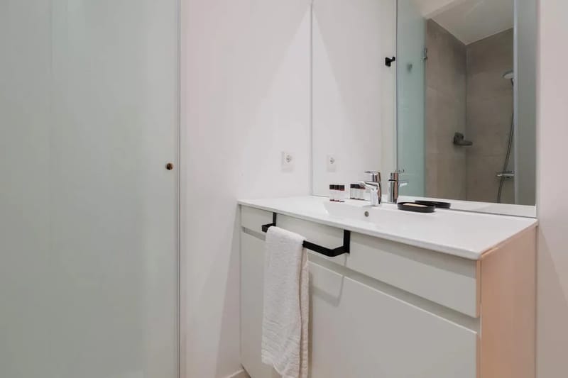 Modern 2BR at Palacio Real