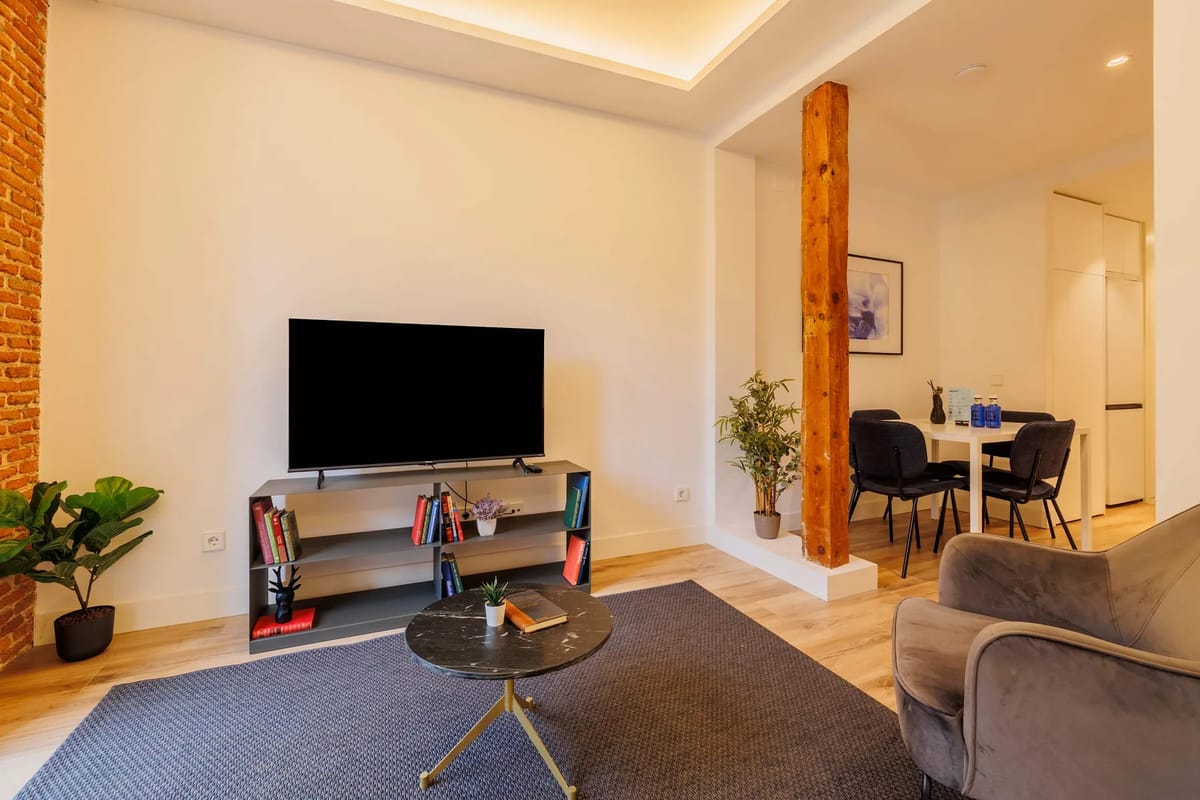Modern 2BR at Palacio Real