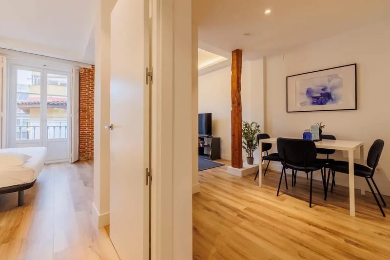 Modern 2BR at Palacio Real