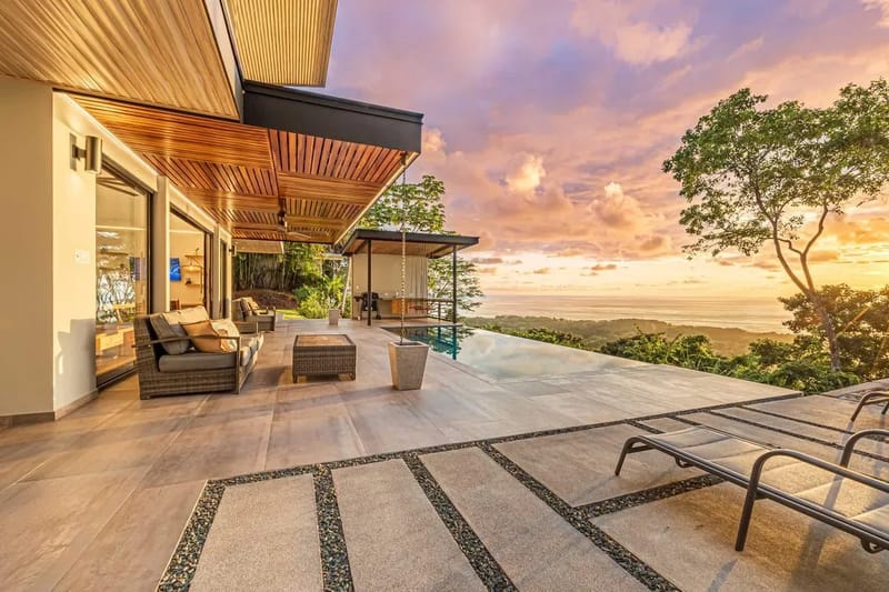 Stylish 3BR Villa w/ Stunning Terrace Views