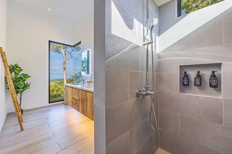 Stylish 3BR Villa w/ Stunning Terrace Views