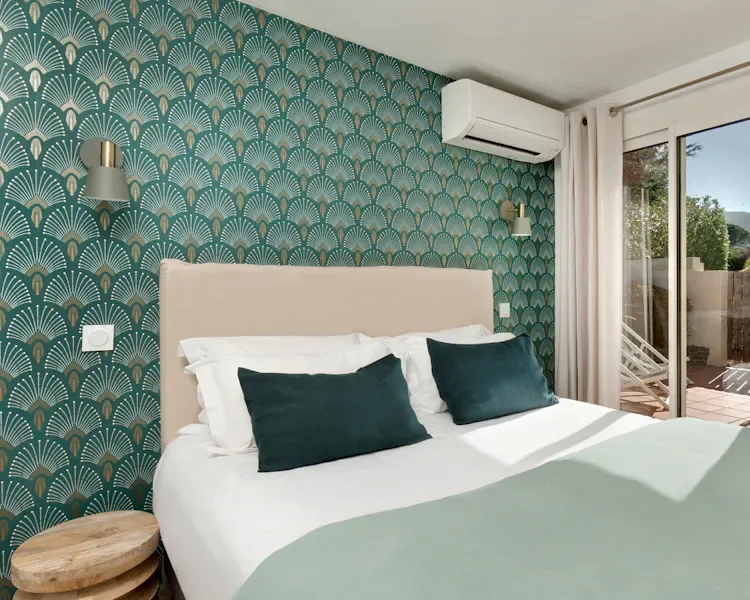 Garden-side junior suite