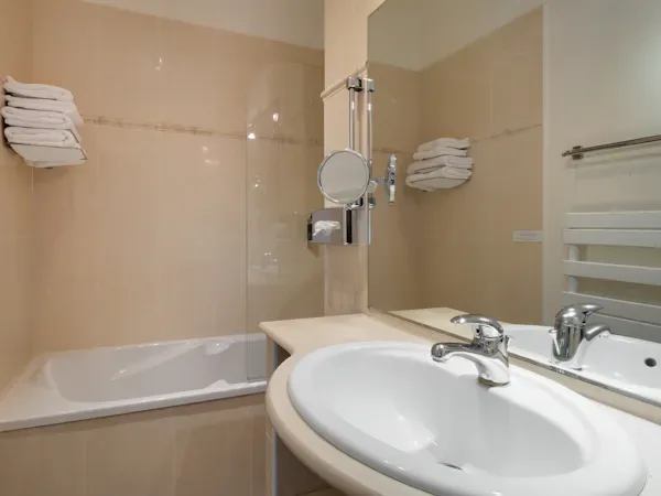 Bathroom in the garden-view double room