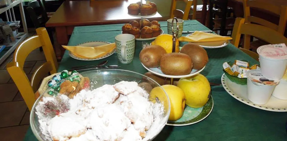 Fruta servida en el desayuno
