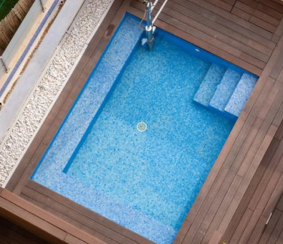 Hotel swimming pool