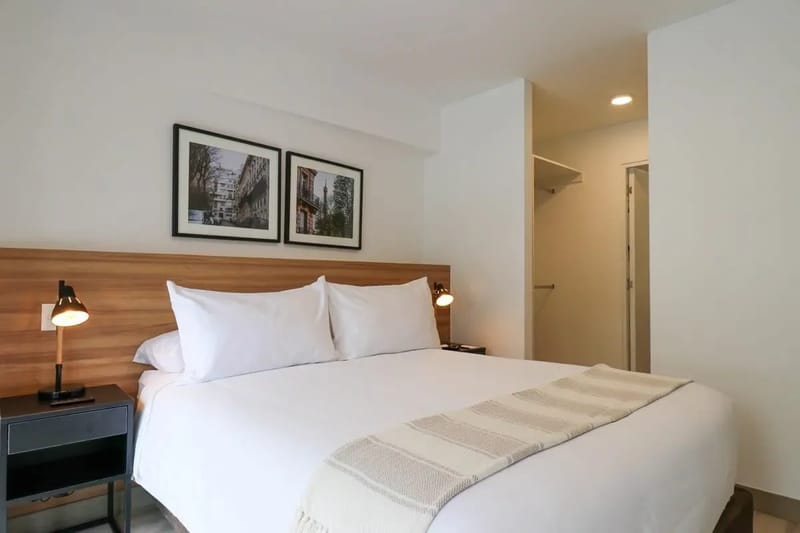 Modern 2BR with Balcony in the Heart of Miraflores