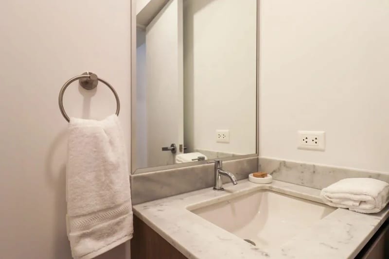 Modern 2BR with Balcony in the Heart of Miraflores