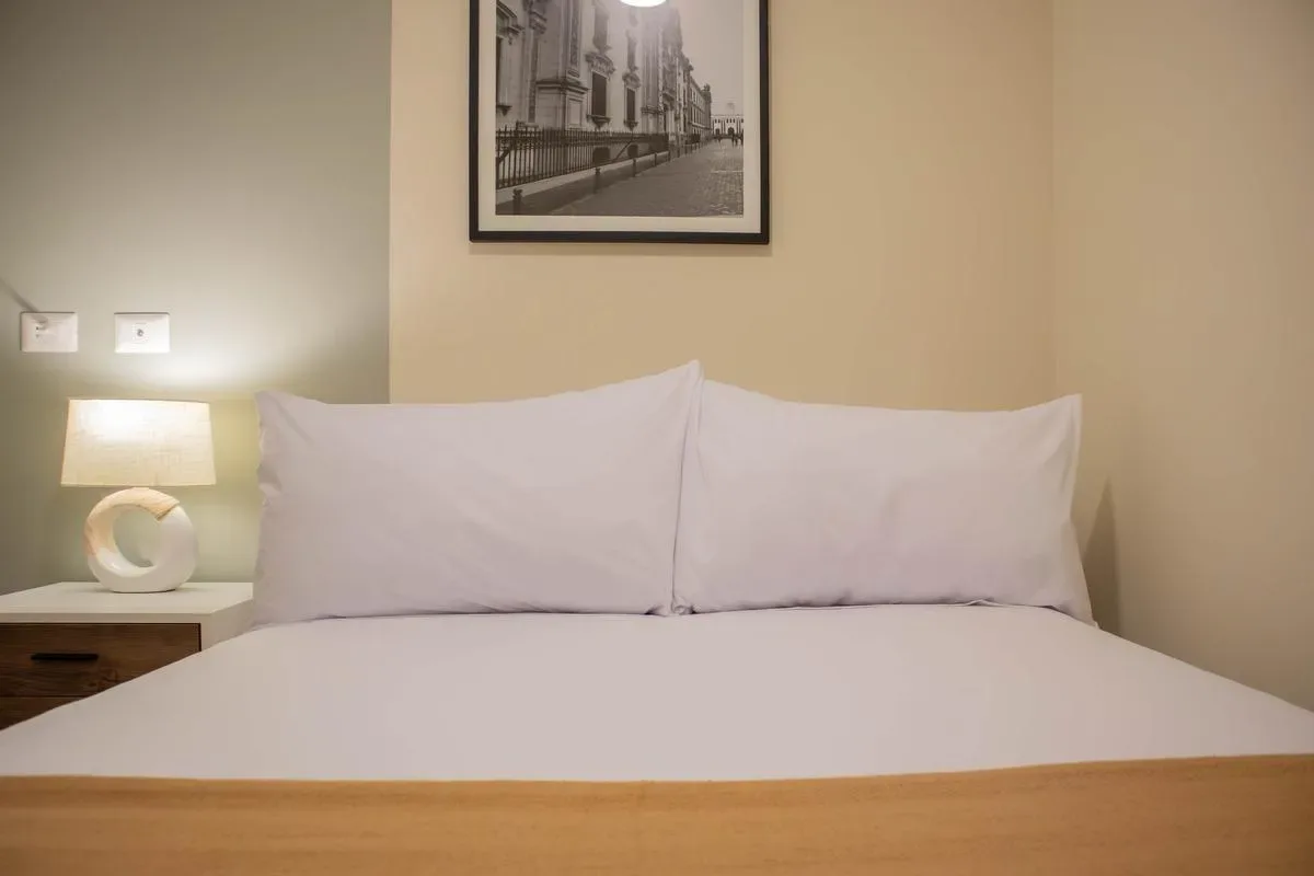 Modern 2BR w/ Scenic Balcony Close to Kennedy Park