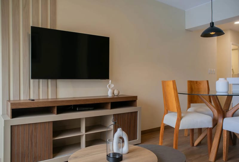Modern 2BR w/ Scenic Balcony Close to Kennedy Park