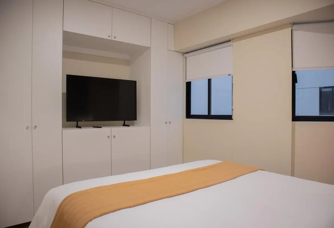 Modern 2BR w/ Scenic Balcony Close to Kennedy Park