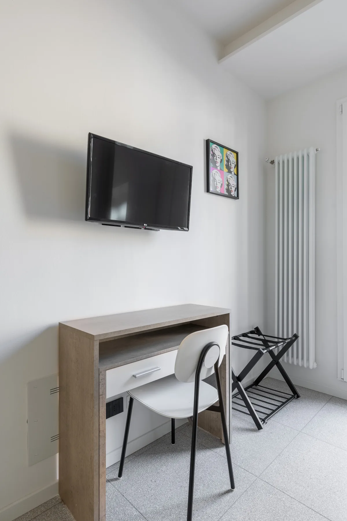 White Calla Apartment