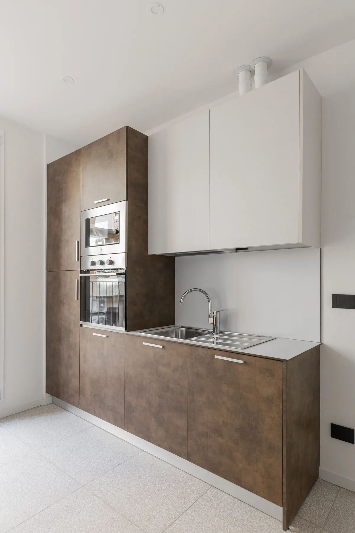 White Calla Apartment