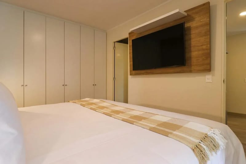 Prestigious 3BR w/ Great Balcony in Miraflores