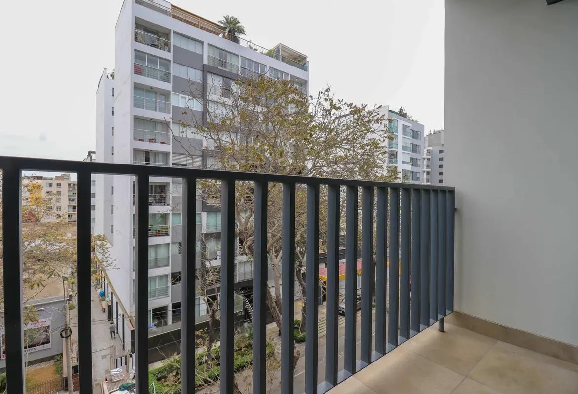 Prestigious 3BR w/ Great Balcony in Miraflores