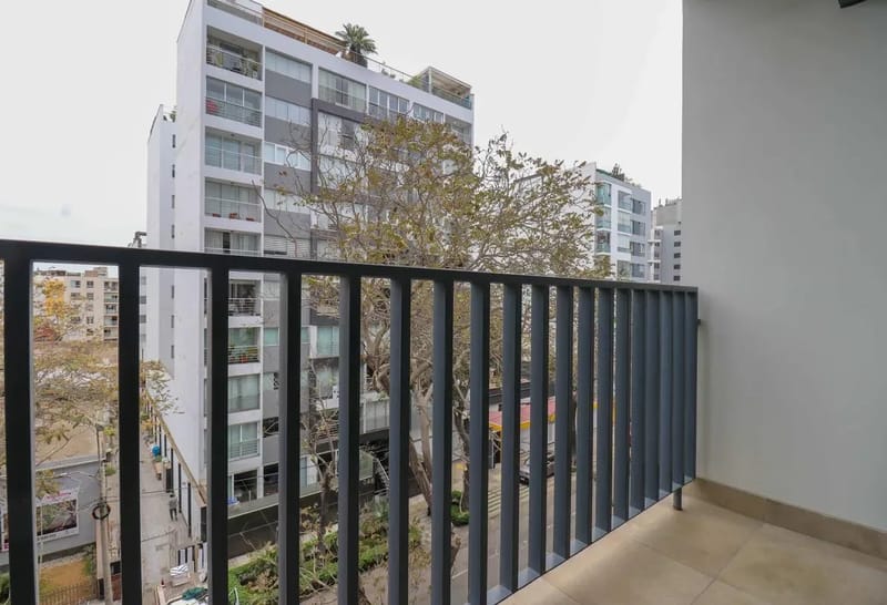 Prestigious 3BR w/ Great Balcony in Miraflores