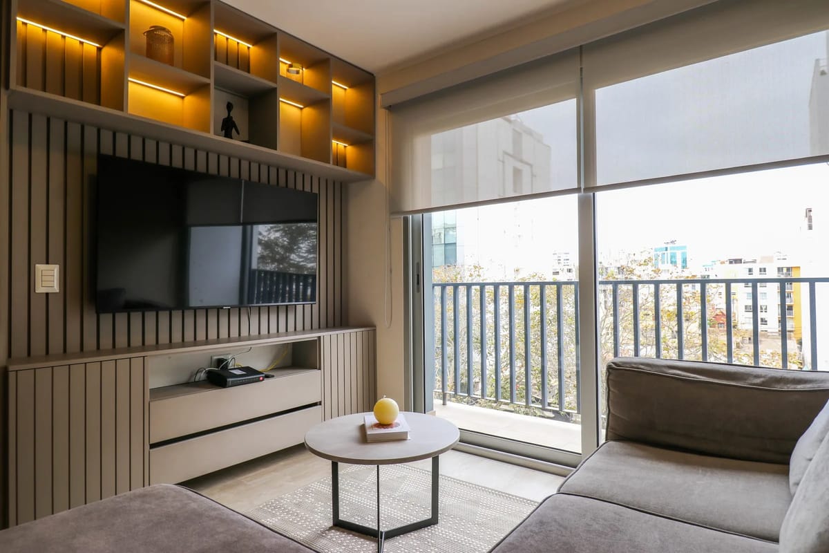 Prestigious 3BR w/ Great Balcony in Miraflores