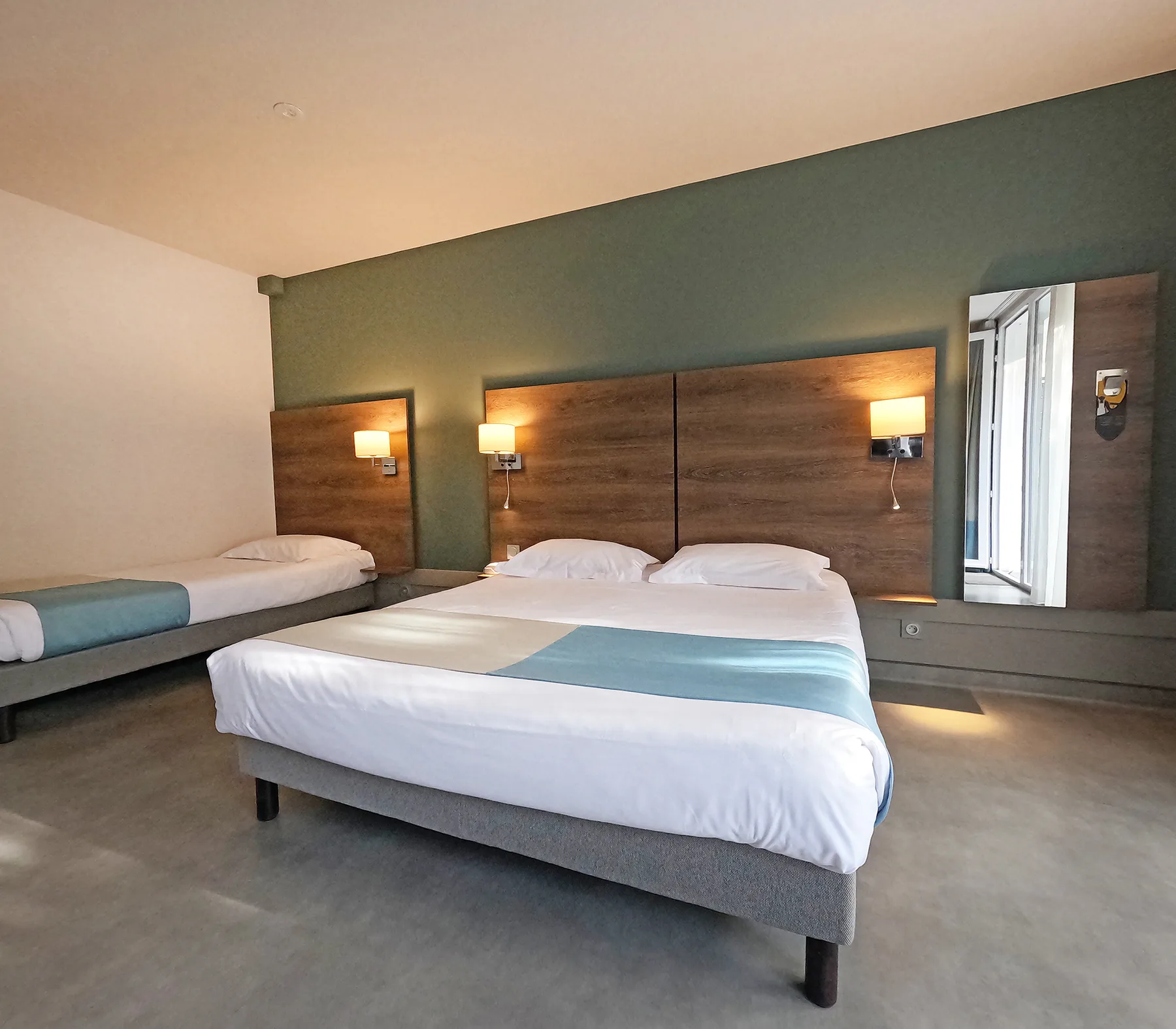 Chambre triple avec terrasse