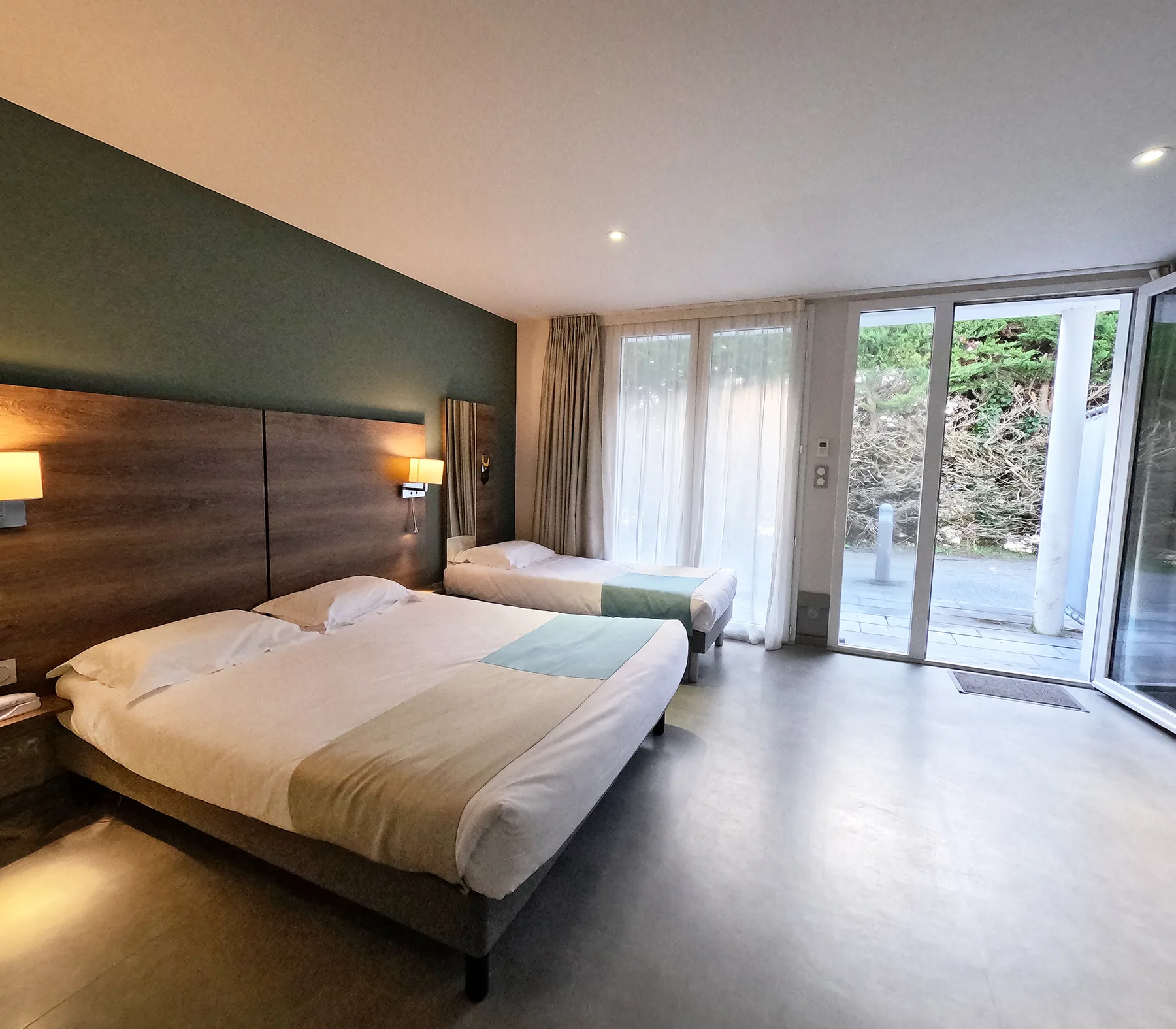 Chambre quadruple avec terrasse