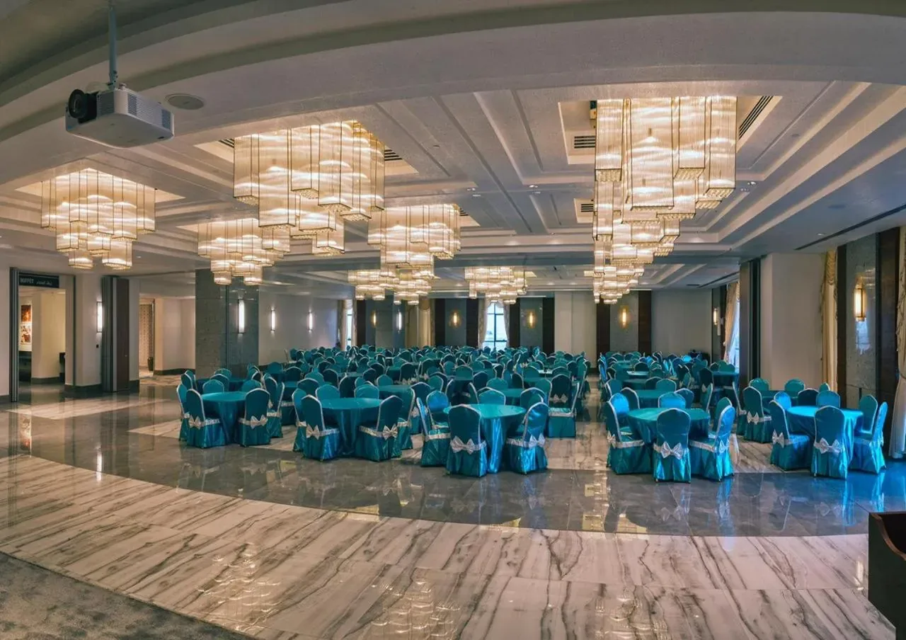 Boulevard Oman Hotel