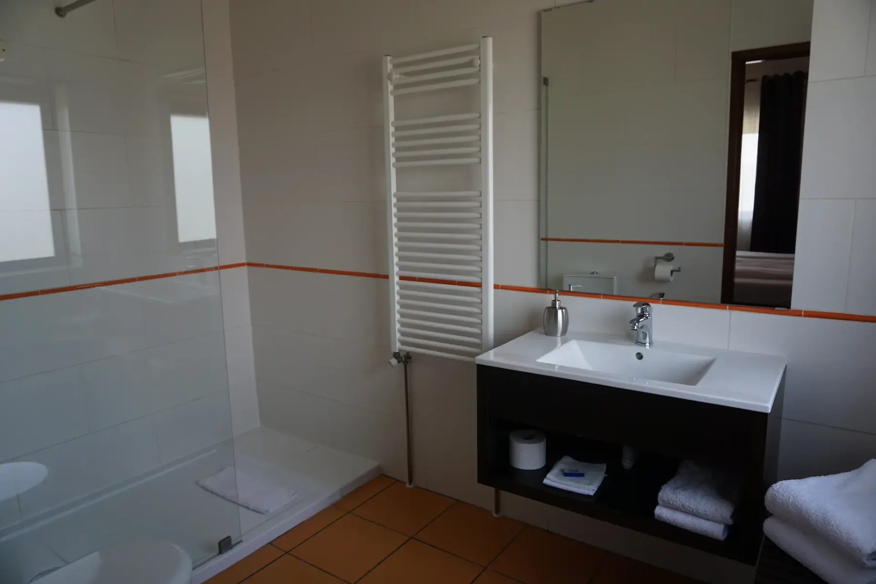 Tinto bathroom