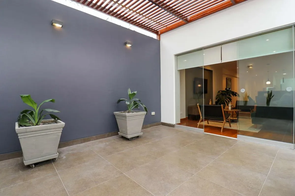 Elegant 2BR w/ Spacious Terrace in Miraflores