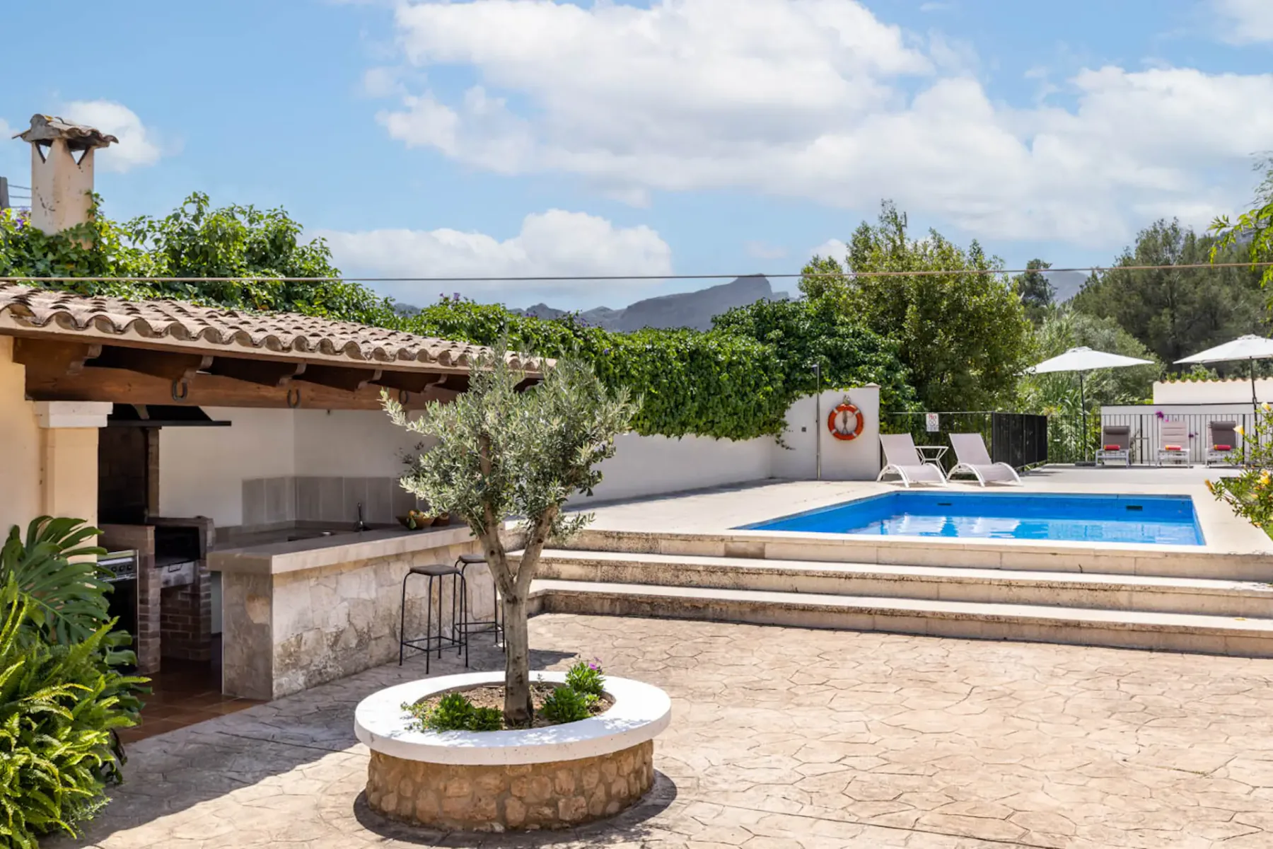 Swimming pool