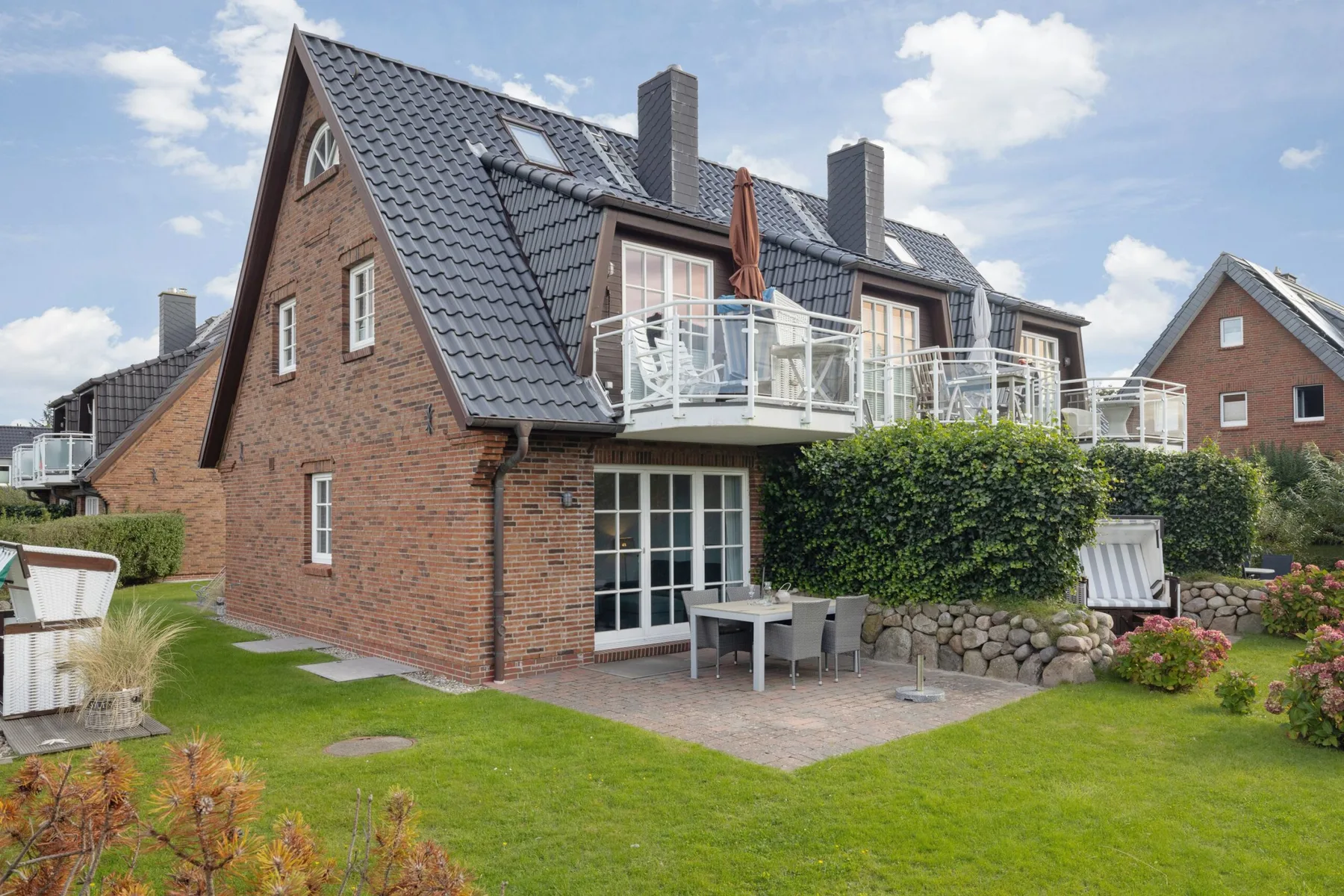 Landhaus im Erdgeschoss und Souterrain, ca. 80 qm Nutzfläche für bis zu 4 Pers.