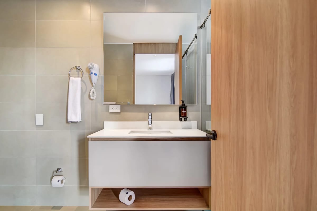 Warm Loft in Santa Barbara w/ Balcony