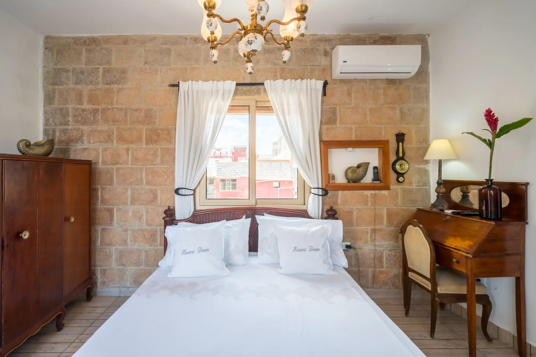 Hotel room or suite