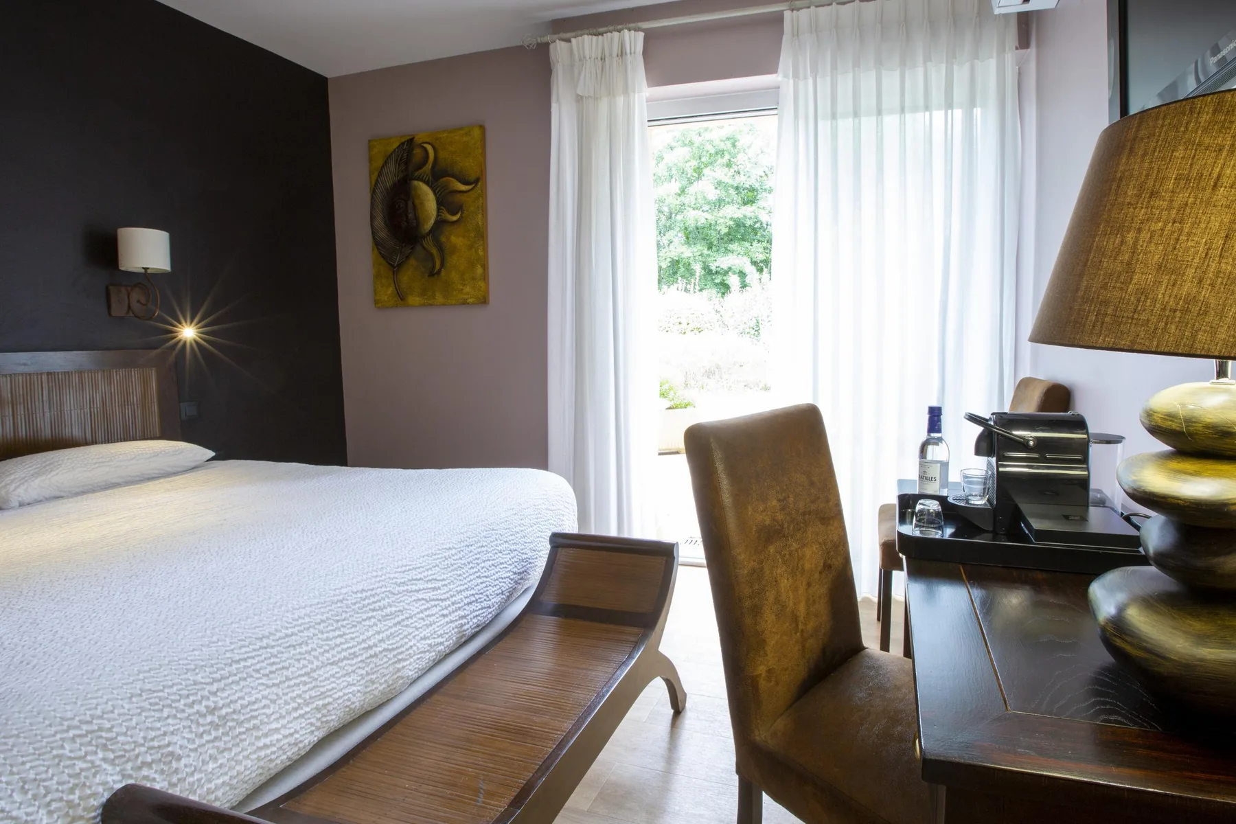 Charm room overlooking the park