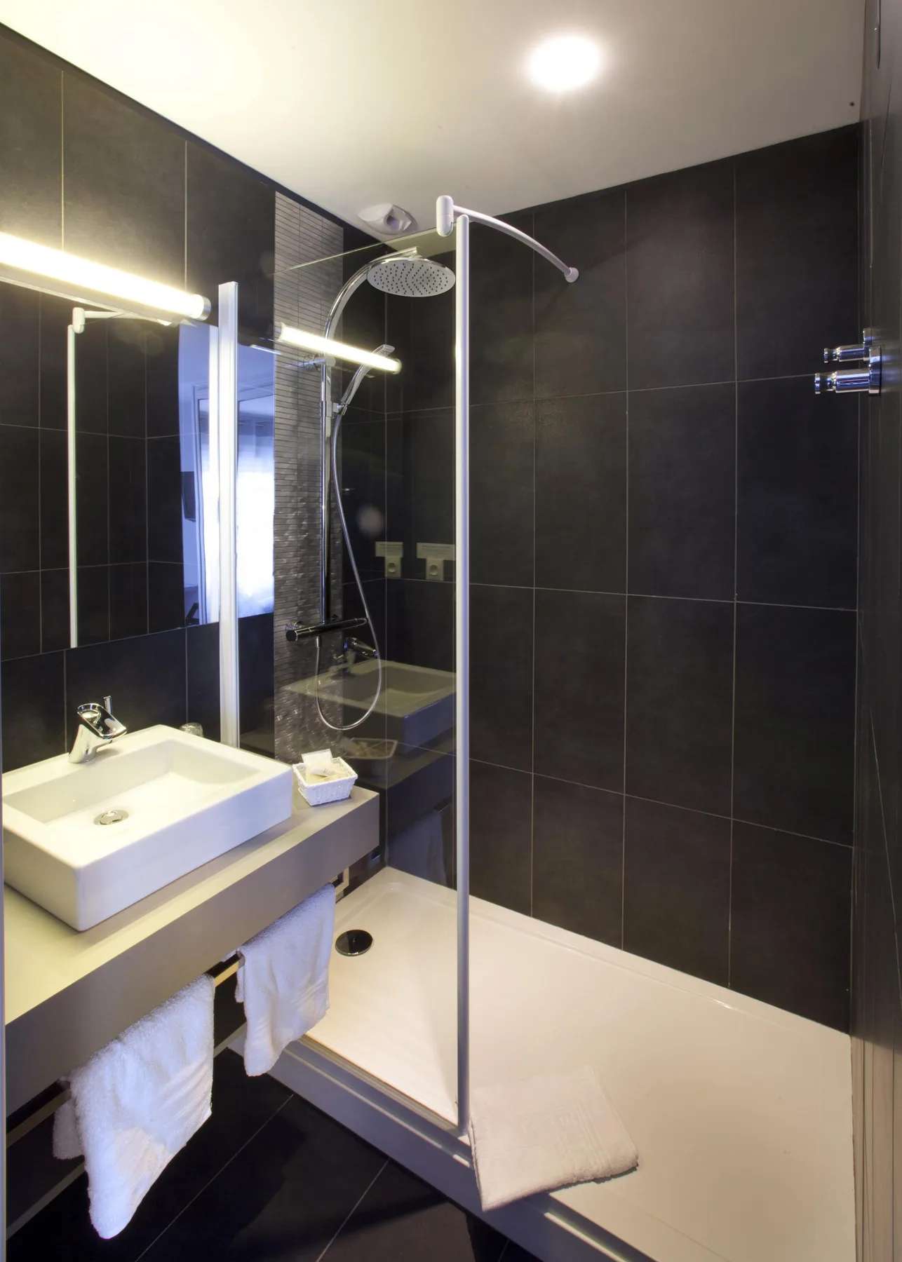 Baño de la habitación Cosy