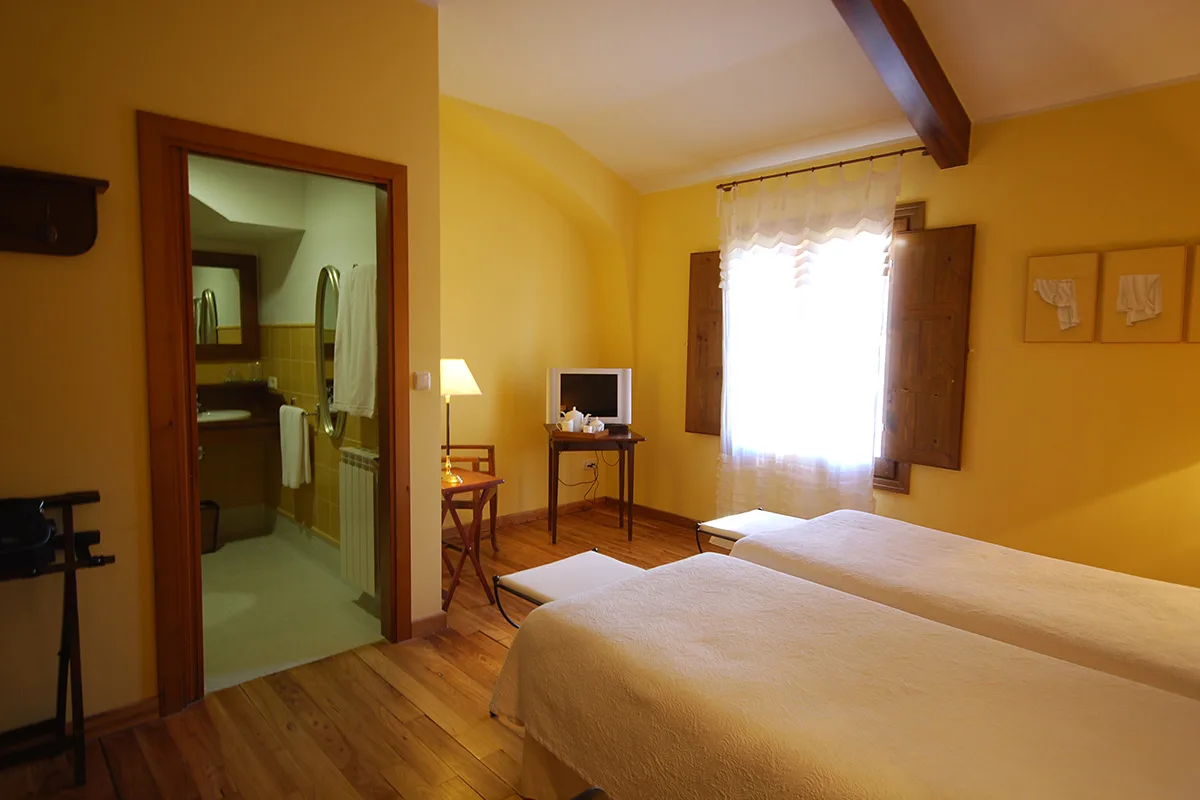Clavel room