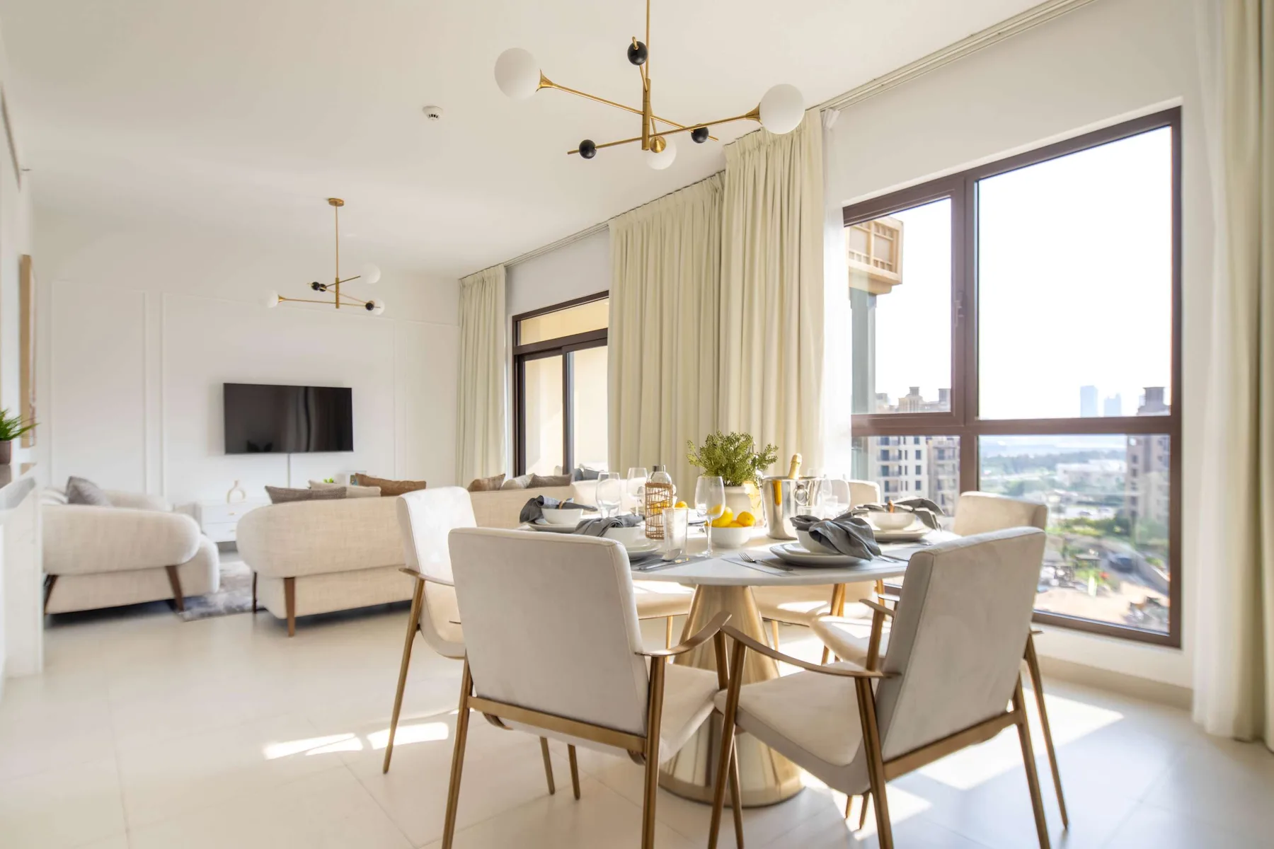 Graceful 3BR with Maid's Room – Near Burj Al Arab!
