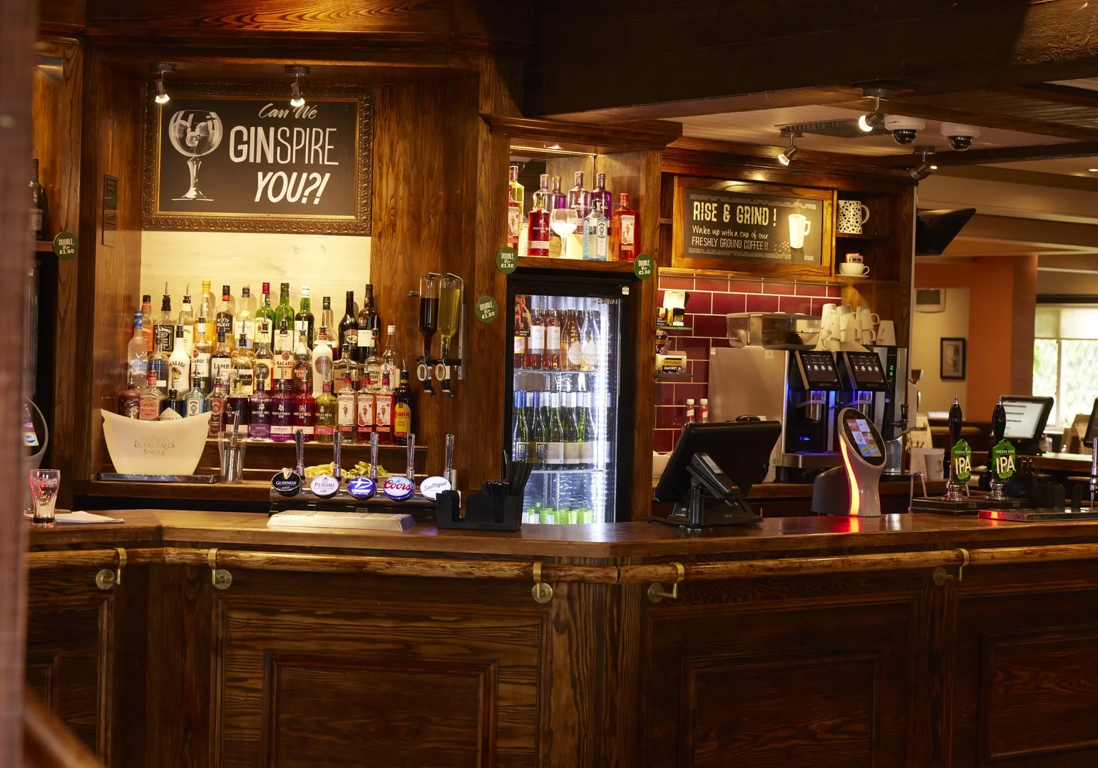 The bar at Windmill Farm