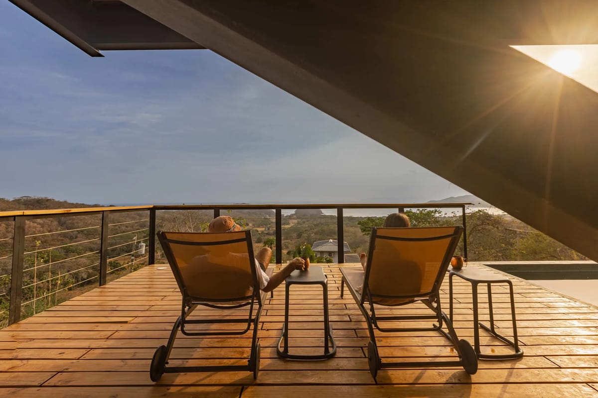 Bright 2BR w/ Pool & Ocean Views near Playa Venao