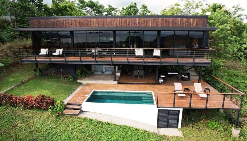 Bright 2BR w/ Pool & Ocean Views near Playa Venao