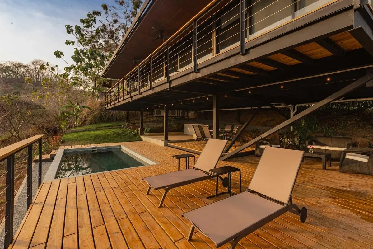 Bright 2BR w/ Pool & Ocean Views near Playa Venao