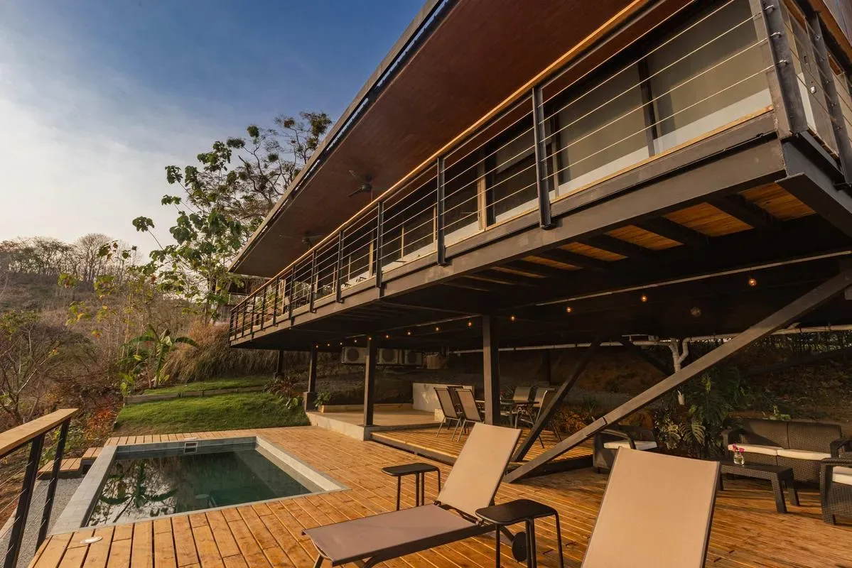 Bright 2BR w/ Pool & Ocean Views near Playa Venao
