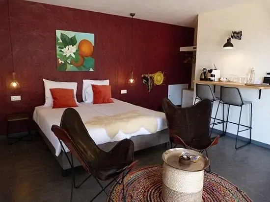 Laranja room