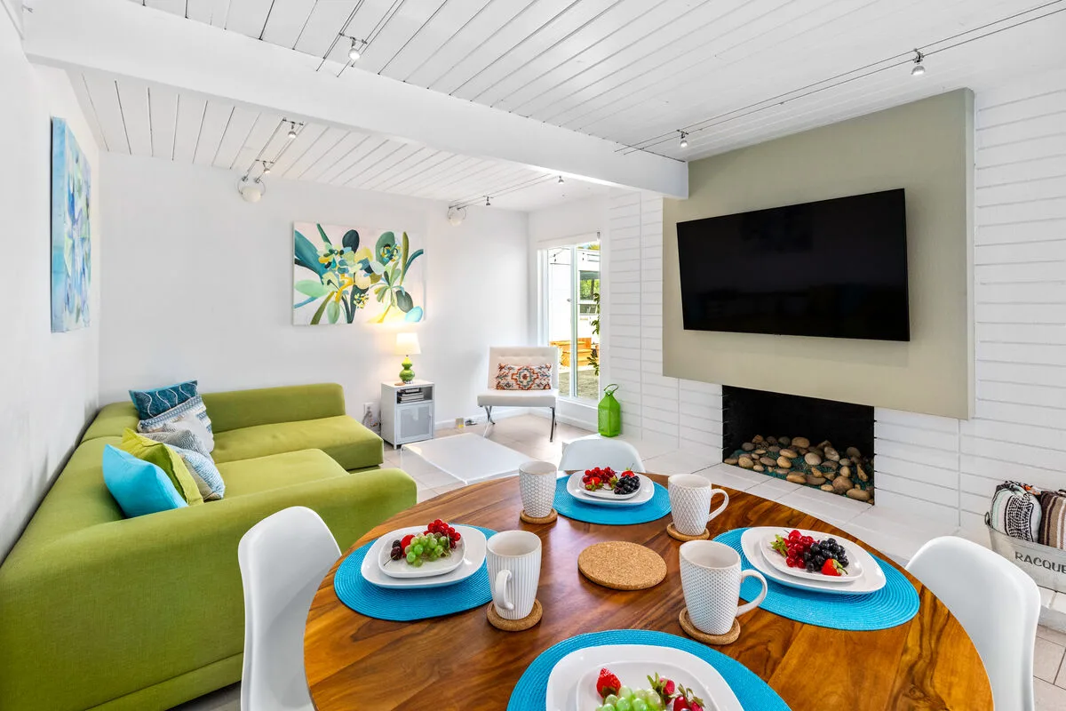 Splash & Sip House