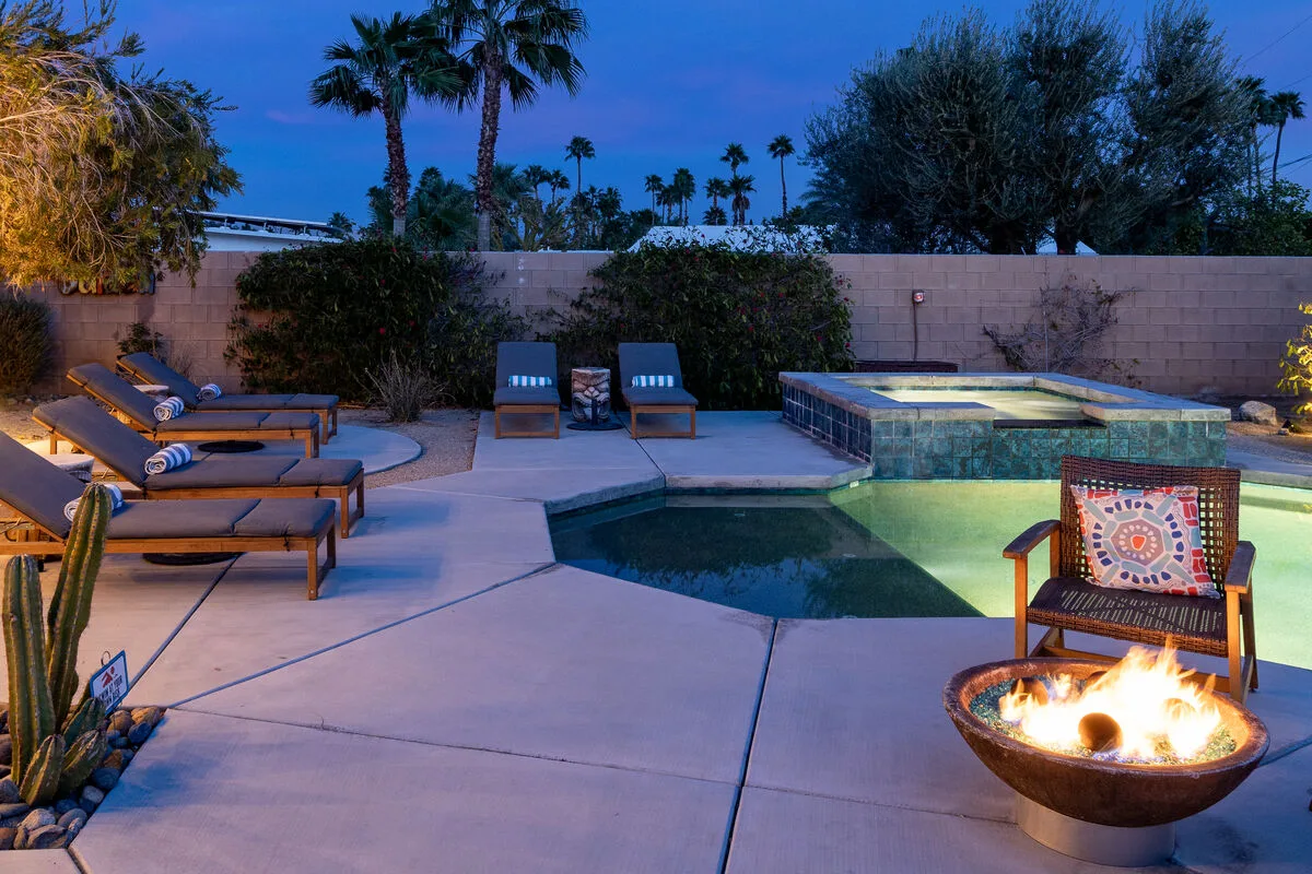 Splash & Sip House