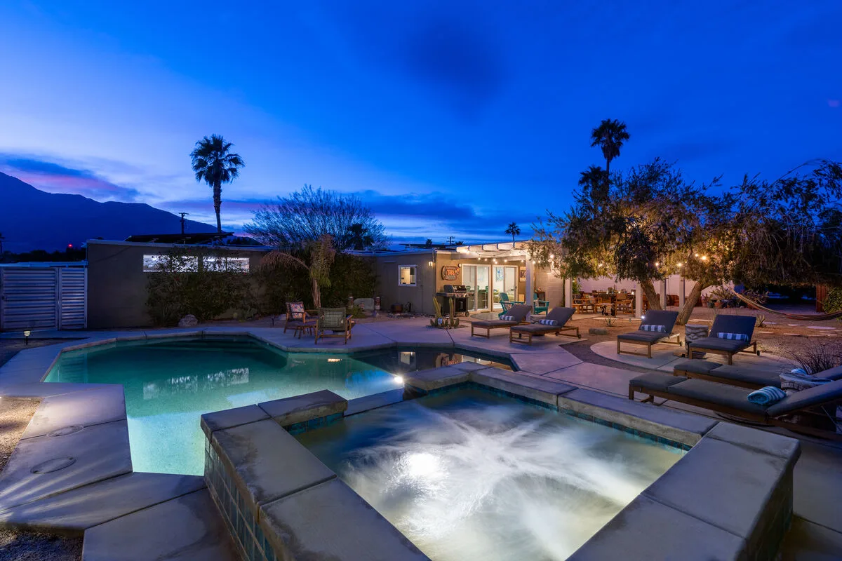 Splash & Sip House