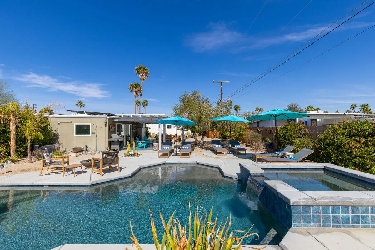 Splash & Sip House