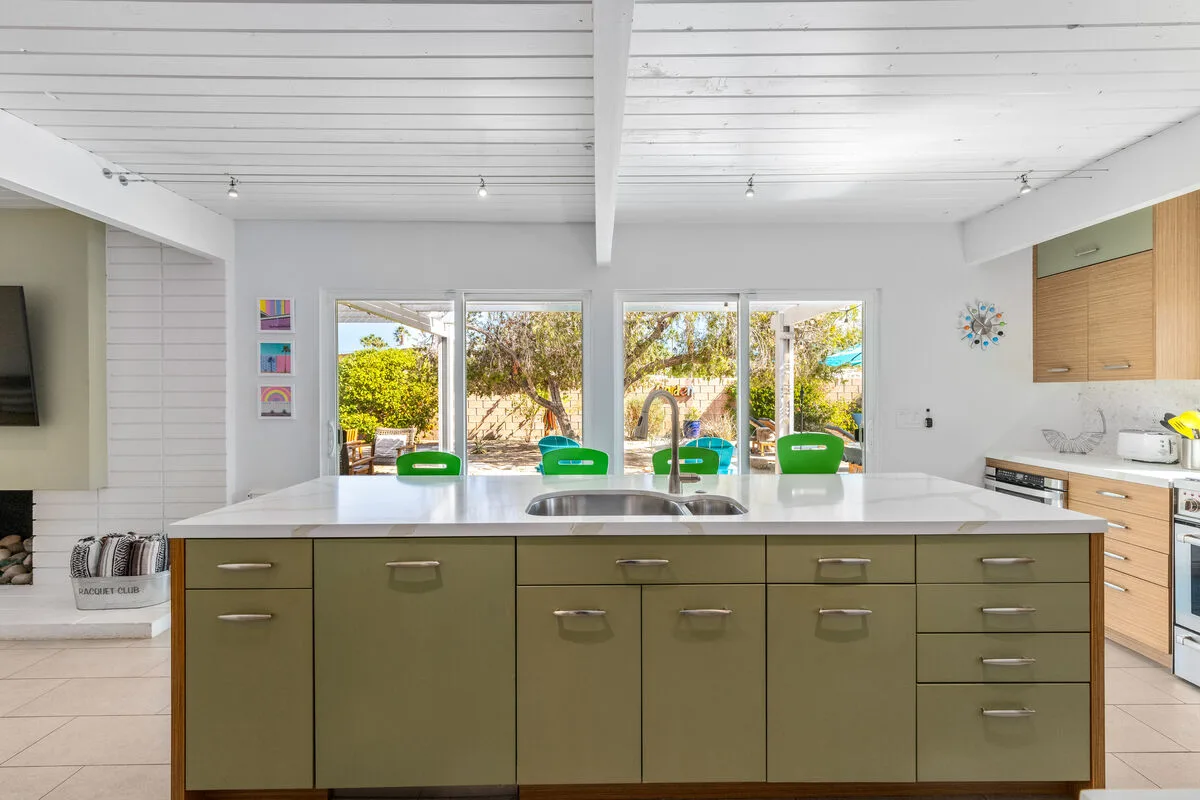 Splash & Sip House