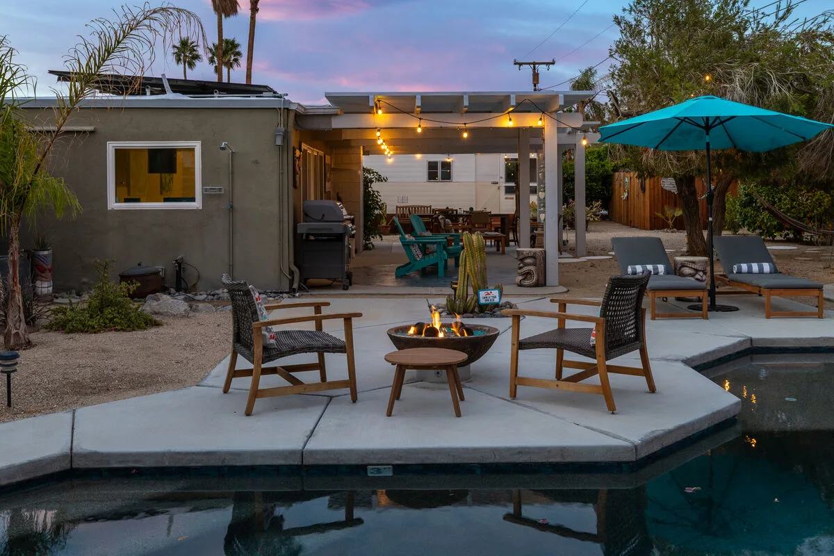 Splash & Sip House