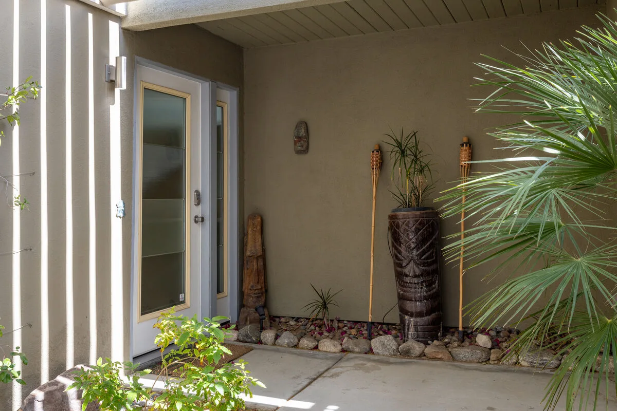 Splash & Sip House