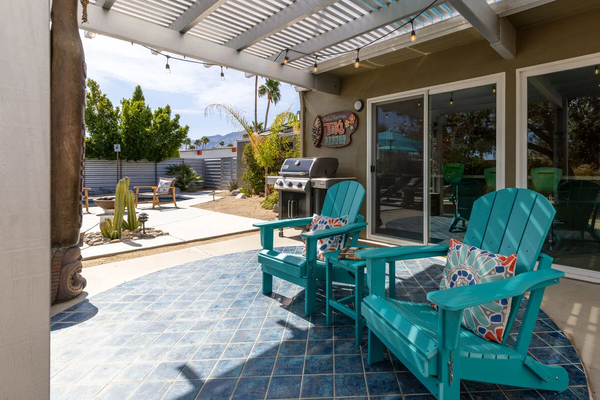 Splash & Sip House