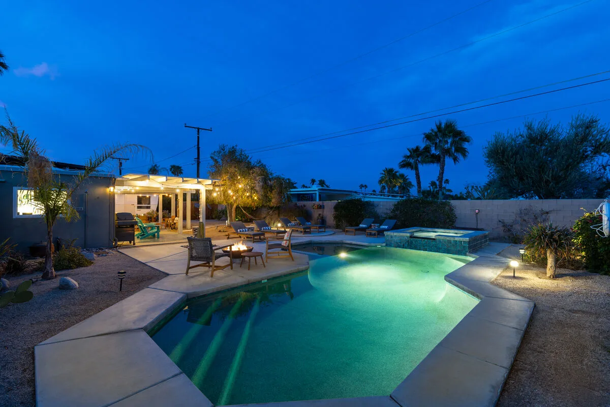 Splash & Sip House