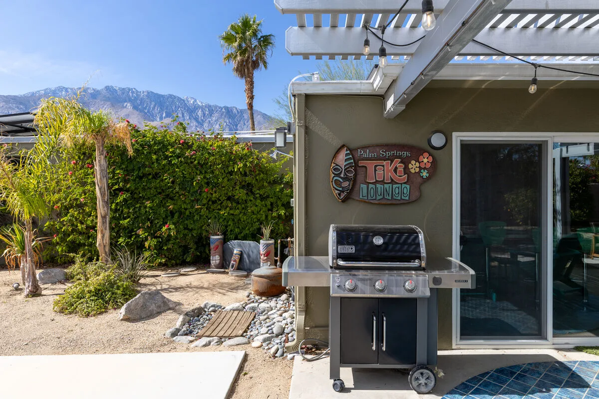 Splash & Sip House