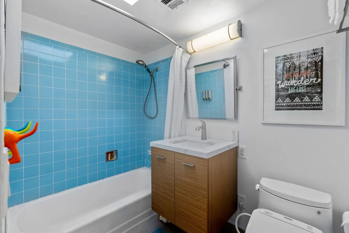 Splash & Sip House